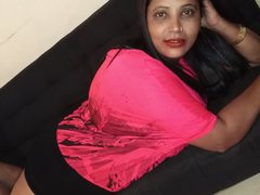 Indianintimacy - female with black hair webcam at ImLive