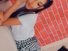 Indianmammi - female with black hair webcam at ImLive