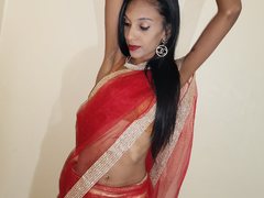 Indianmammi - female with black hair webcam at ImLive