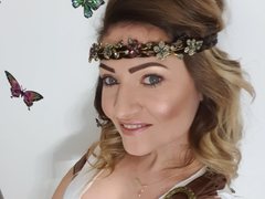 IngridBella - female with brown hair and  big tits webcam at LiveJasmin