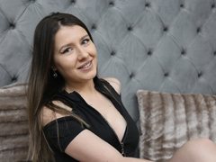 InnesRusso - female with brown hair and  big tits webcam at ImLive