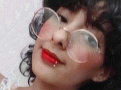 Innocent_Luna - female with black hair and  small tits webcam at ImLive