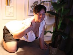 JenniferFrank - female with brown hair and  big tits webcam at LiveJasmin
