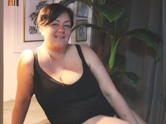 JenniferFrank - female with brown hair and  big tits webcam at LiveJasmin
