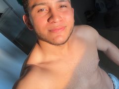 Jerry_Sanz - male webcam at ImLive