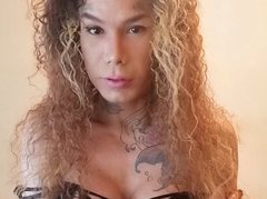 SweetAmmy - shemale with brown hair webcam at xLoveCam