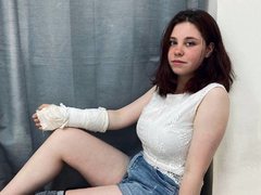 JuicyJane20 - female with brown hair and  small tits webcam at ImLive