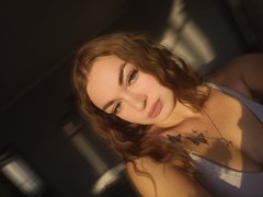 JuicyyNice - female with brown hair and  small tits webcam at ImLive