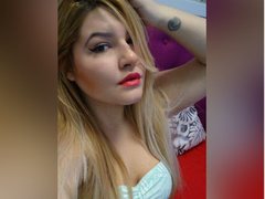 JuliaBell - blond female webcam at ImLive