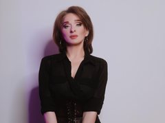 JuliaDeen - female with red hair and  big tits webcam at LiveJasmin
