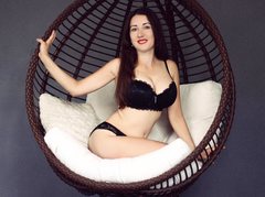 Juttee - female with brown hair webcam at ImLive