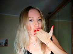 KamilaLady - blond female webcam at ImLive