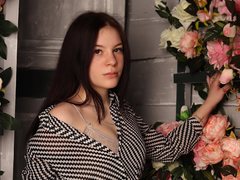 KarolinaBrown - female with brown hair webcam at xLoveCam