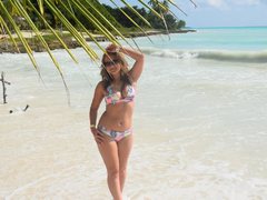 EmmaBloomberg - female with brown hair and  big tits webcam at LiveJasmin