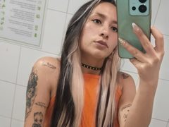 KathyJoyce - female with brown hair and  small tits webcam at ImLive