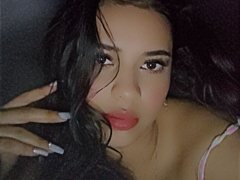 Kenda_Sweet - female with black hair webcam at ImLive