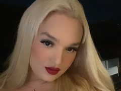 KendallCurkovaa - blond shemale webcam at ImLive