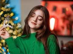 KoralinaMoore - female with brown hair and  small tits webcam at LiveJasmin