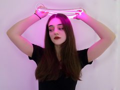 KoralinaMoore - female with brown hair and  small tits webcam at LiveJasmin