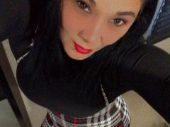 LaChinita - female webcam at ImLive