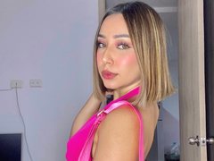 LauraSquirter_ - blond female with  small tits webcam at ImLive