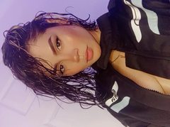 LaurenWard - female with black hair and  small tits webcam at ImLive