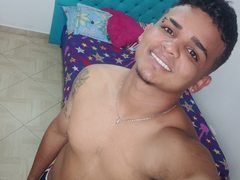 latinnastyxxx - couple webcam at ImLive