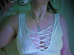 Laureanne - female with brown hair and  big tits webcam at xLoveCam