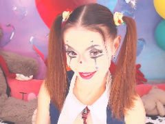 LexiKiss - female with brown hair webcam at ImLive