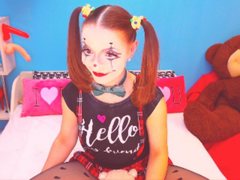 LexiKiss - female with brown hair webcam at ImLive