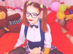 LexiKiss - female with brown hair webcam at ImLive