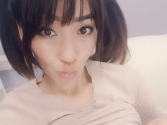 Li_baby - female with brown hair and  small tits webcam at ImLive