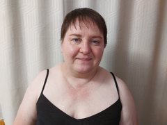 LimonkaFire - female with brown hair webcam at xLoveCam