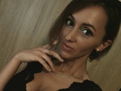LindaDevine - female with brown hair and  big tits webcam at LiveJasmin