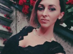 LindaDevine - female with brown hair and  big tits webcam at LiveJasmin