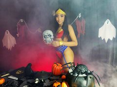 LisaRoberts - female with black hair webcam at ImLive