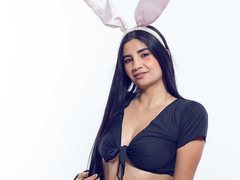 Liza_Ann - female with black hair and  small tits webcam at ImLive