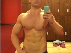 MuscleHunkBrad - male webcam at ImLive