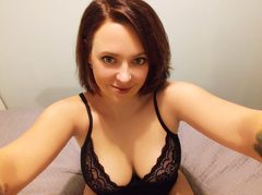 GeileSophia-hot - female with brown hair and  big tits webcam at xLoveCam