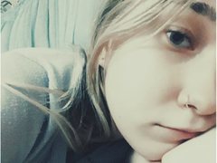 LovelyHayley - blond female webcam at xLoveCam