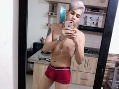 Lyan_latinboy - male webcam at ImLive