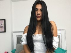 LyssaSunnyy - female with black hair and  small tits webcam at ImLive