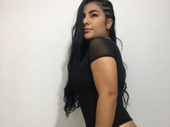 LyssaSunnyy - female with black hair and  small tits webcam at ImLive