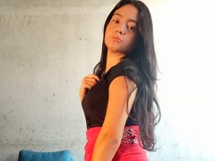 Maite_Flores - female with black hair webcam at ImLive