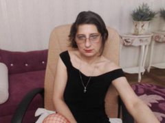 WillingAlanna - female with brown hair and  big tits webcam at xLoveCam