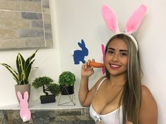 MariaMoore - female with brown hair and  small tits webcam at ImLive