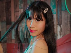 Mariianaaxxx - female with black hair and  small tits webcam at ImLive