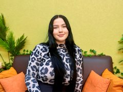 MaryAriel - female with black hair and  big tits webcam at LiveJasmin