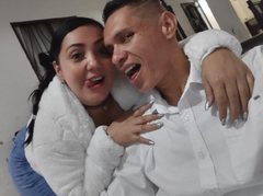 macarena_andrew - couple webcam at ImLive
