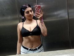 MelannieBloom - female with black hair and  small tits webcam at ImLive